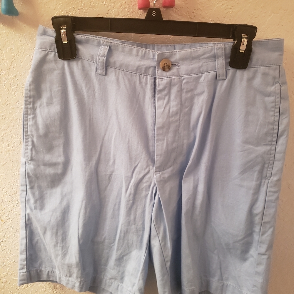 Iight blue shorts